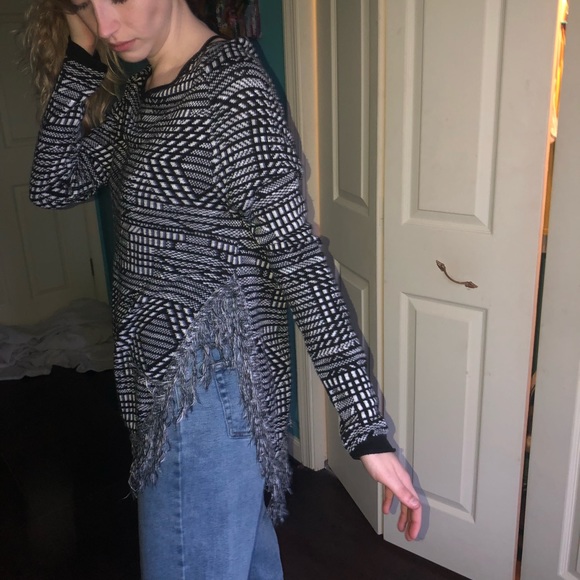 francesca’s poncho - Picture 2 of 4